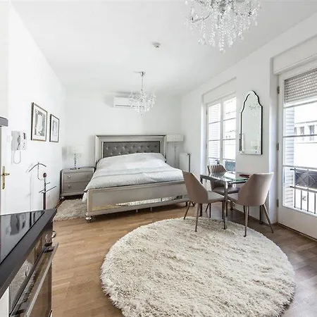 Milford Aparthotel 4*