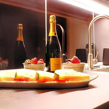 Milford Apartahotel 4*