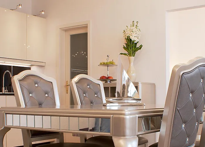 밀포드 스위츠 아파트호텔